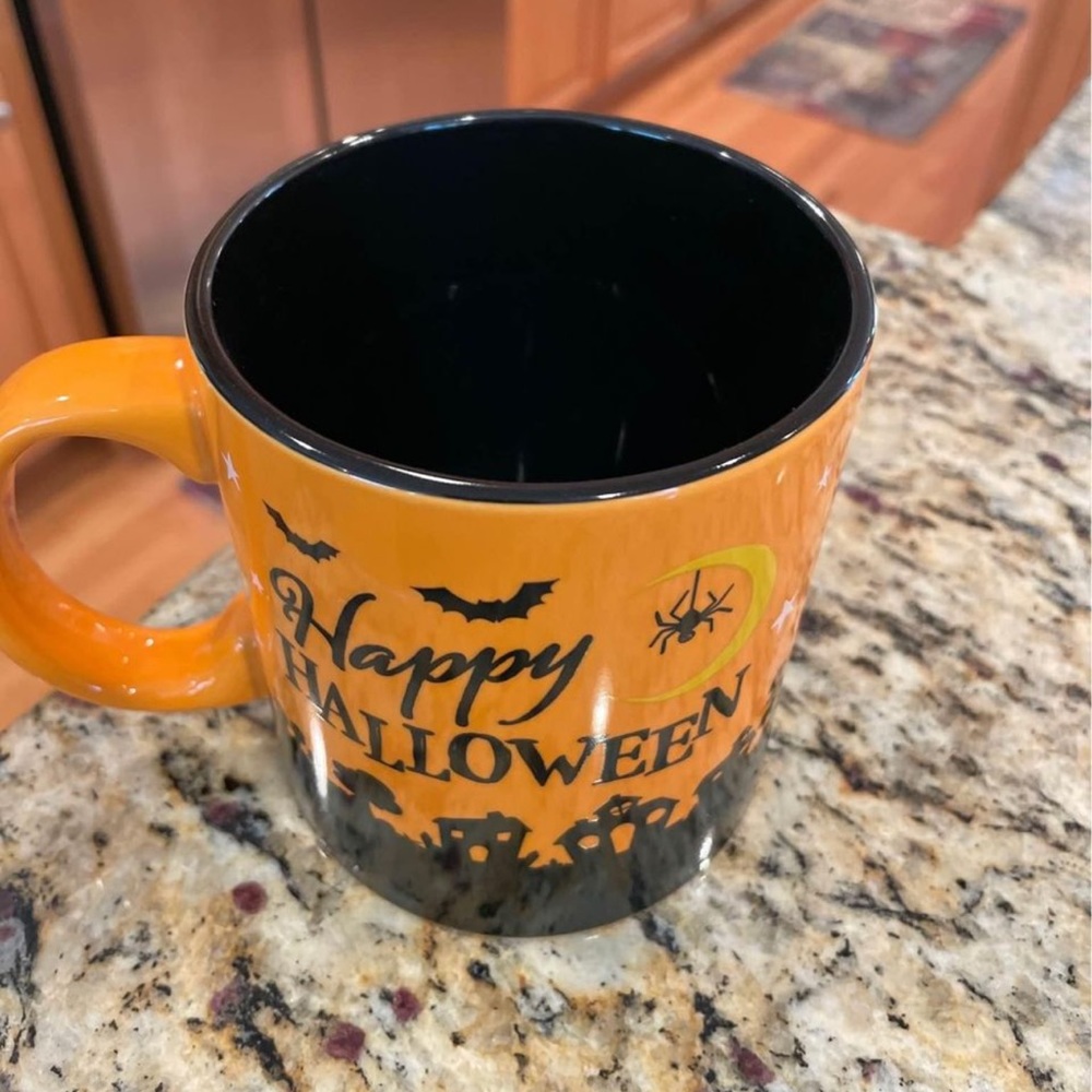 LIMITED EDITION!! Disney Happy Halloween 20 oz Ceramic Cup Mug - NEW! - Picture 3 of 3